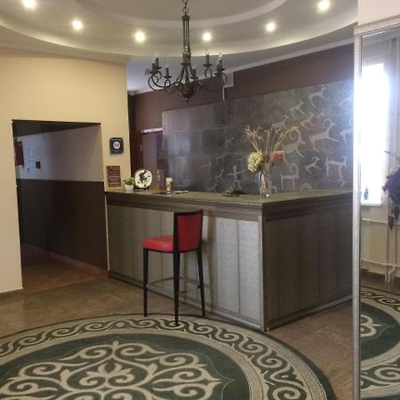 Altyn Adam Hotel Pavlodar Exterior foto
