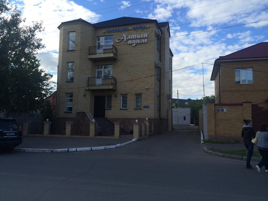 Altyn Adam Hotel Pavlodar Exterior foto