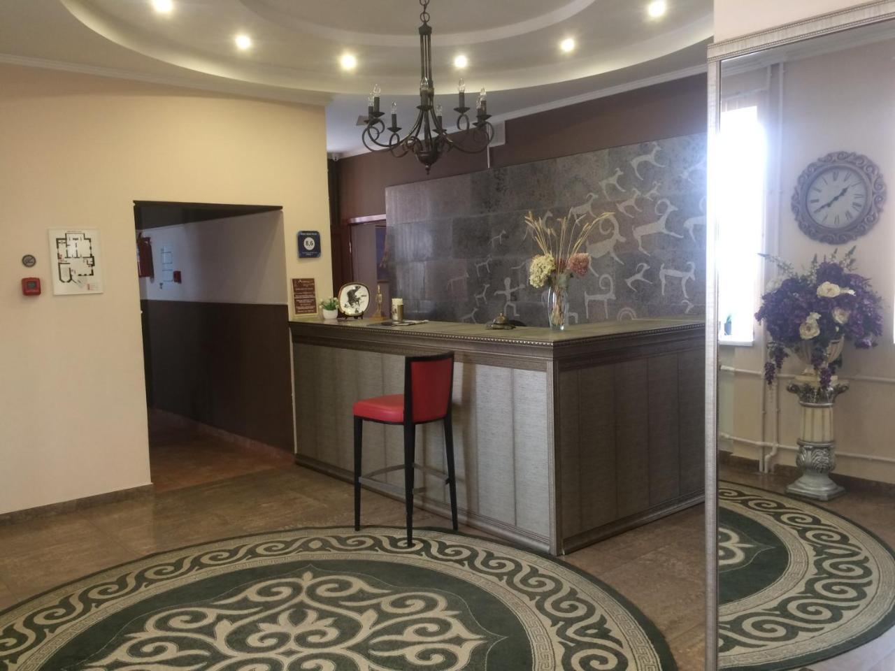 Altyn Adam Hotel Pavlodar Exterior foto